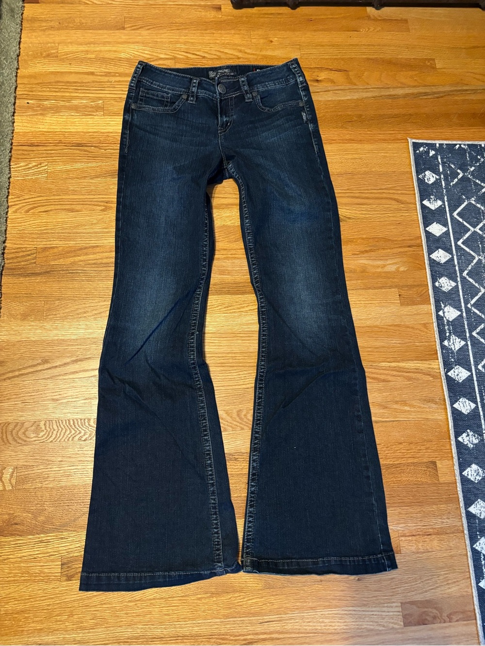 Silver Jeans Fluid Suki mid flare jeans size 28/34